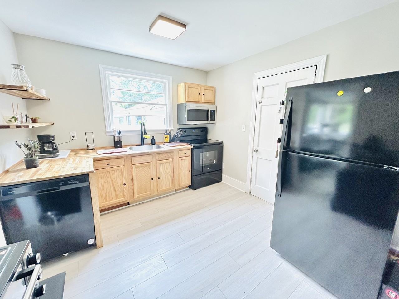 1102 Rumar St #1 - Photo 2 of 7
