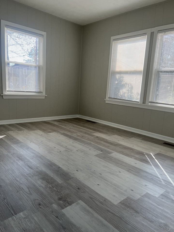 328 Lyons Ave #1 - Photo 3 of 22