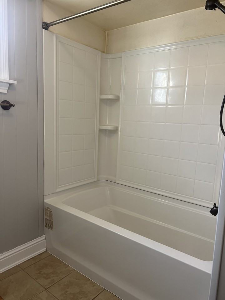 328 Lyons Ave #1 - Photo 5 of 22