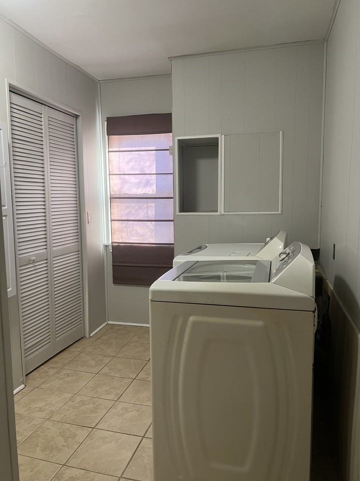 328 Lyons Ave #1 - Photo 7 of 22