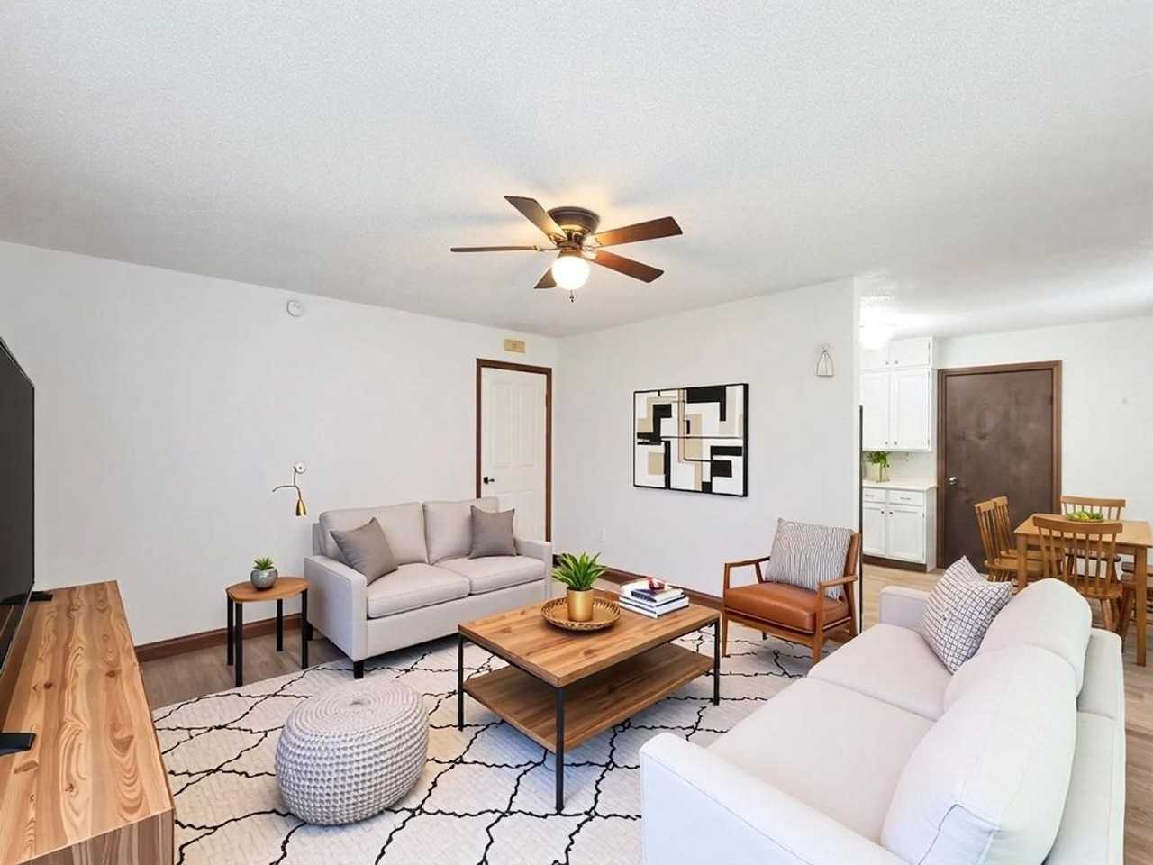 409 N Parrish St - Photo 2 of 30