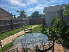 featured image of 1525 Oak Ave