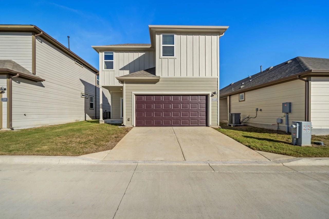 1200 Kohlers Crossing - Photo 7 of 17