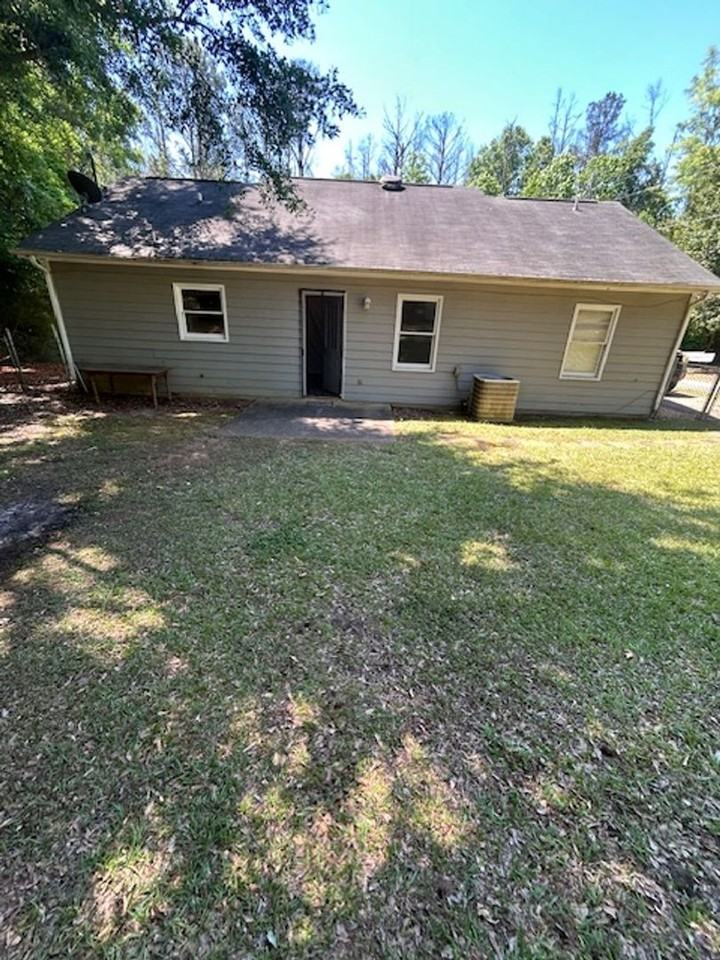 174 Chestlehurst Rd - Photo 3 of 17