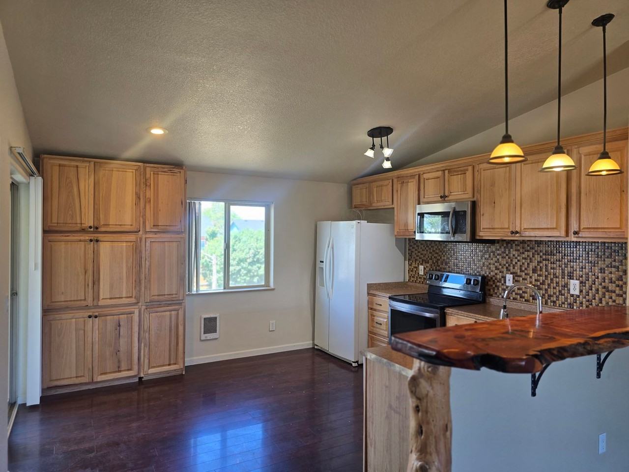 803 Scenic Loop - Photo 2 of 4