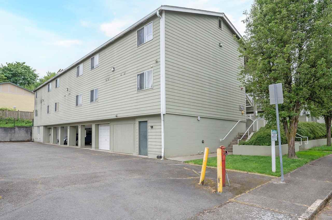 Cedar Pointe Apartments - Photo 3 of 4