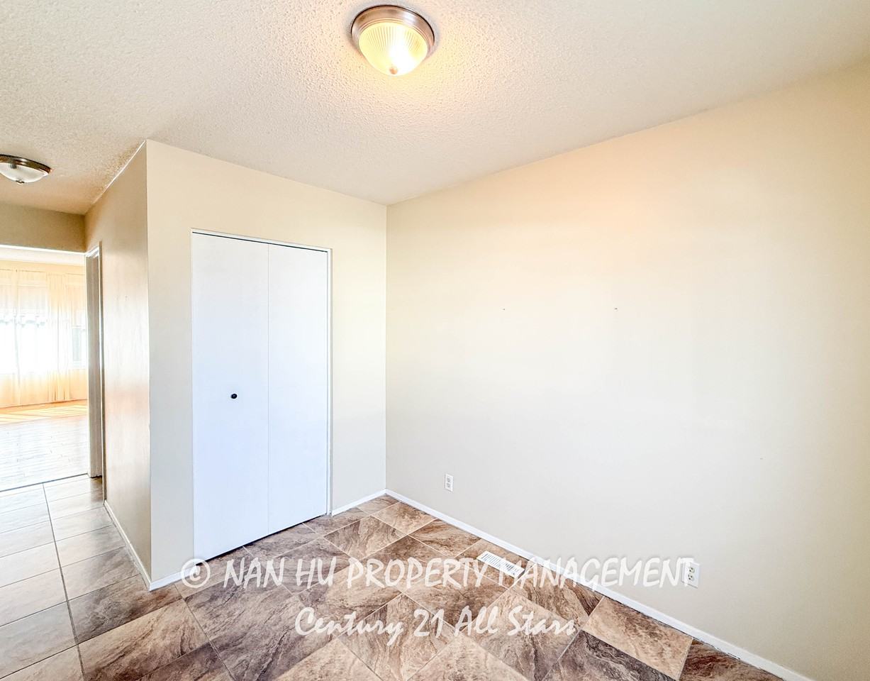 11425 22 Avenue Northwest - Photo 7 of 24