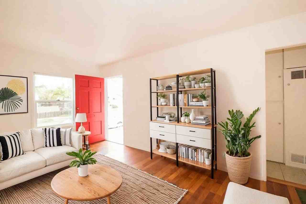 1475 Hornblend St - Photo 2 of 18