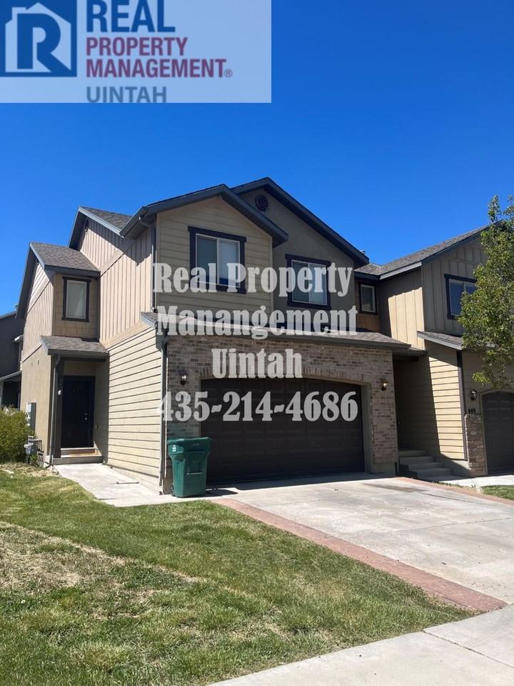 447 E Red Fox Ln - Photo 2 of 27