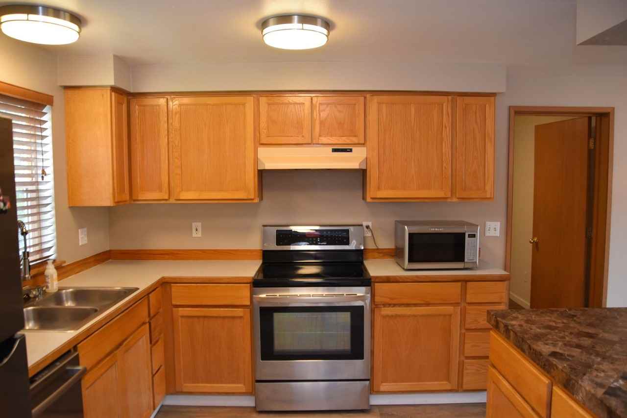 1405 E 38th St - Photo 4 of 24