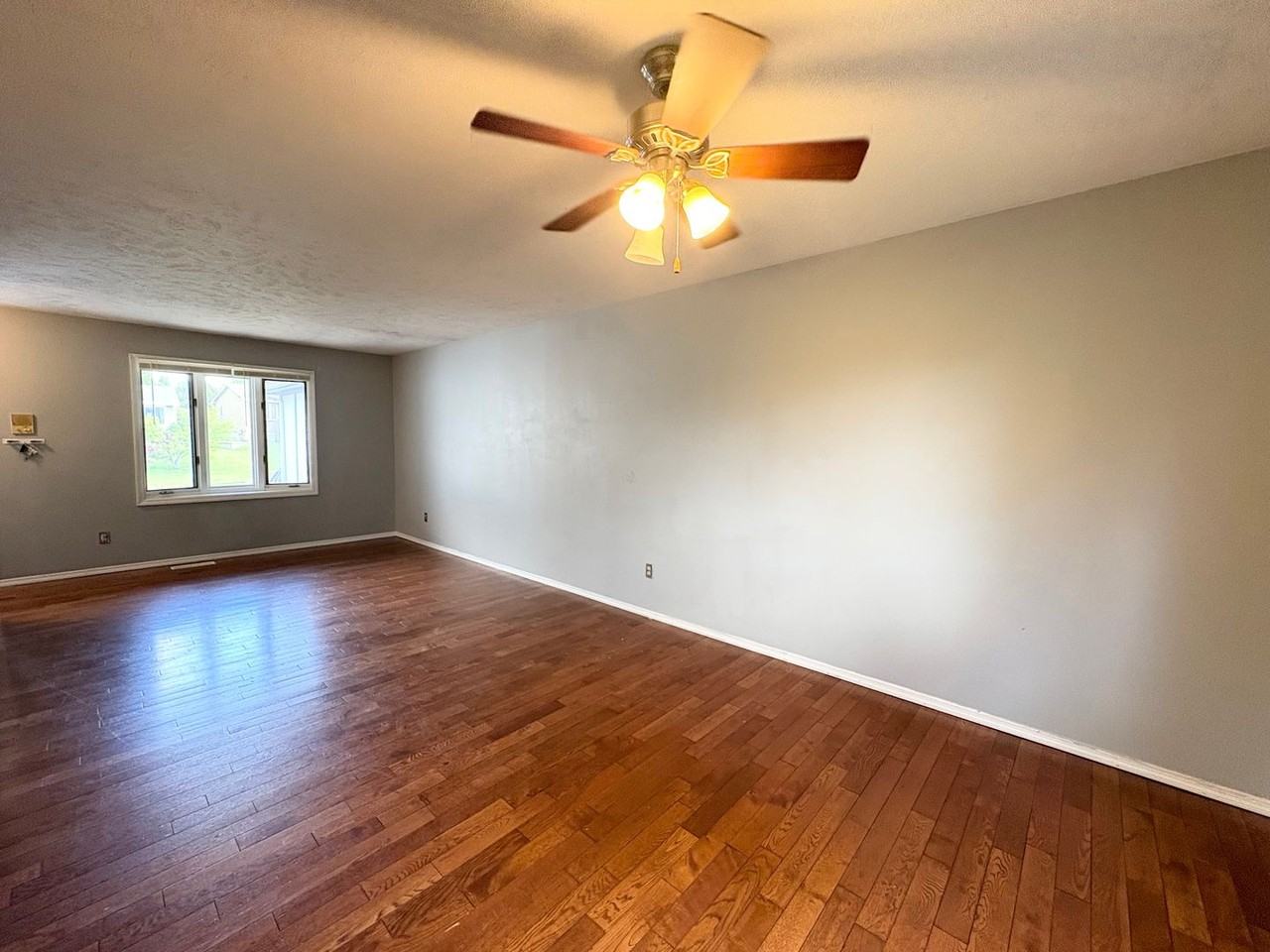 1408 Challis Dr - Photo 3 of 15