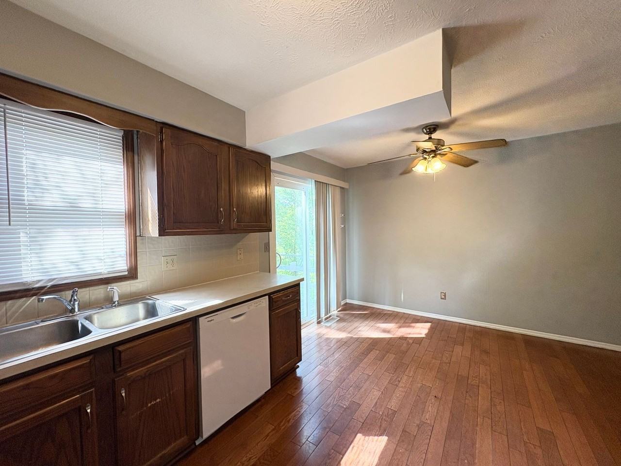 1408 Challis Dr - Photo 5 of 15