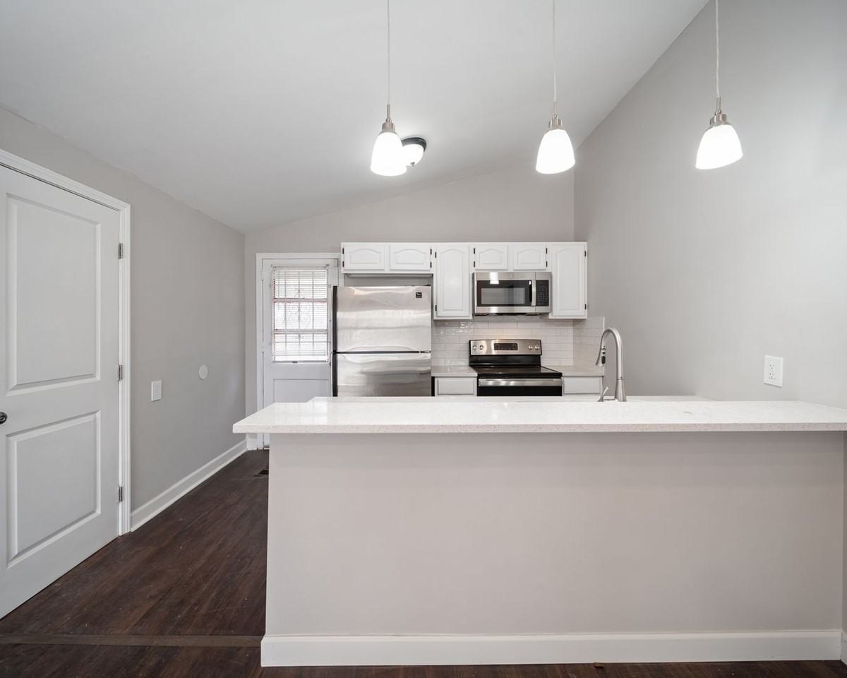 976 Mckay Dr Se - Photo 6 of 29