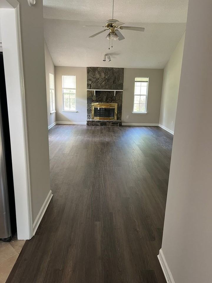 1010 Salford Pl - Photo 3 of 30