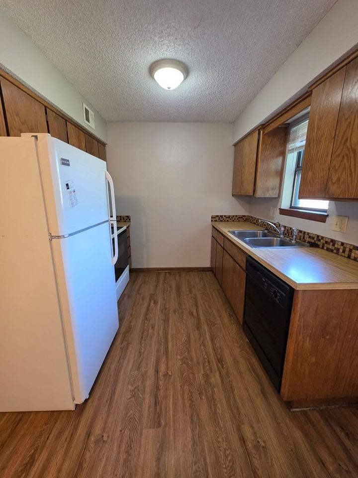 18904 E Manor Dr - Photo 6 of 14