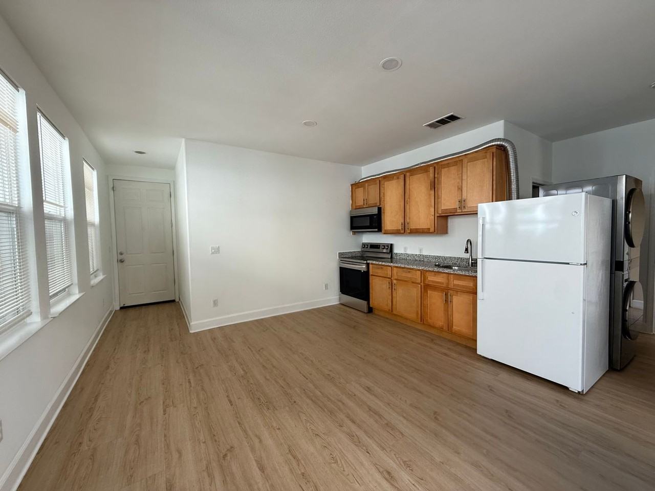 1472 Merrill Pl - Photo 3 of 36