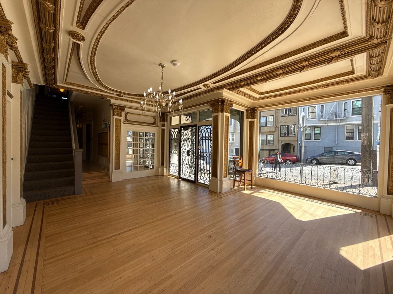 1501 Leavenworth Street - Photo 2 of 15