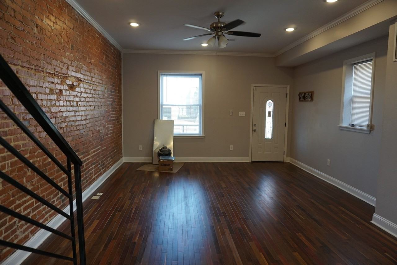 3230 W Berks St - Photo 6 of 38