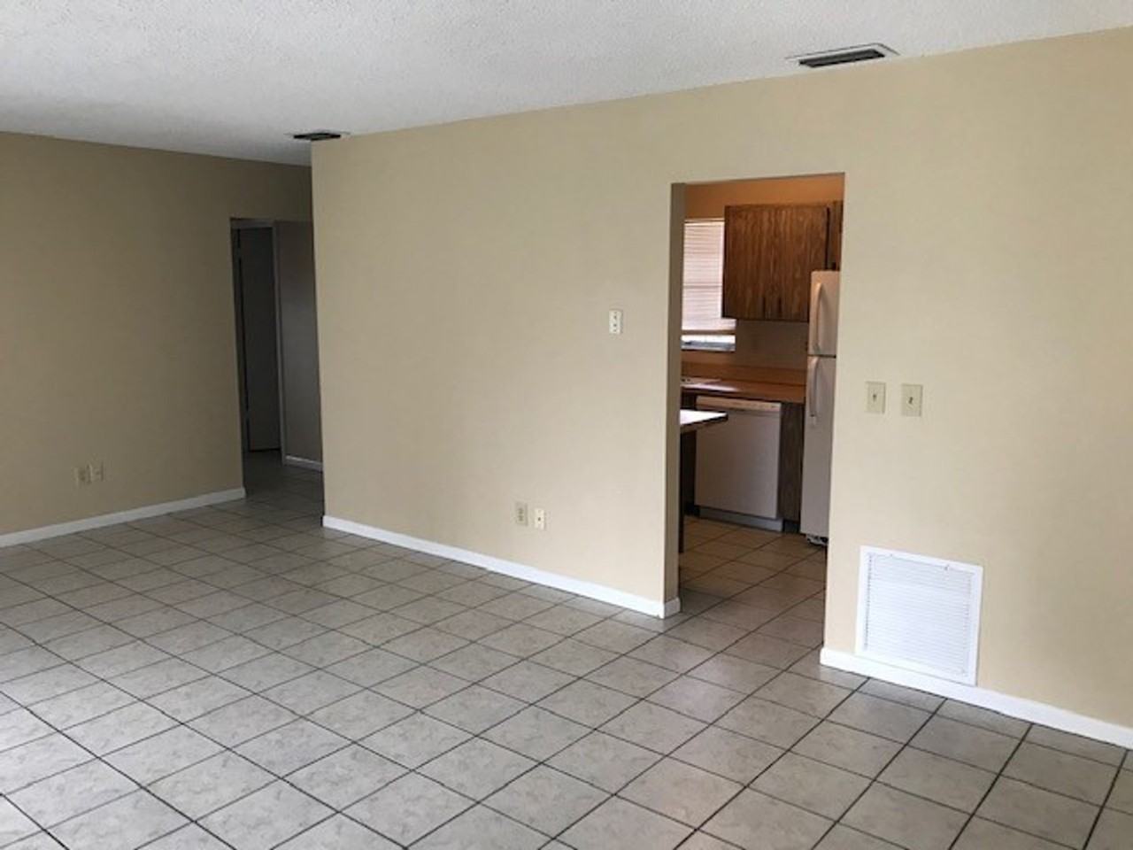 5408 Mariner Blvd - Photo 6 of 19