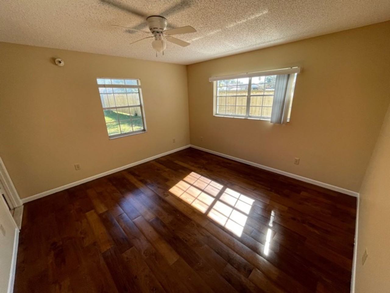 5408 Mariner Blvd - Photo 7 of 19