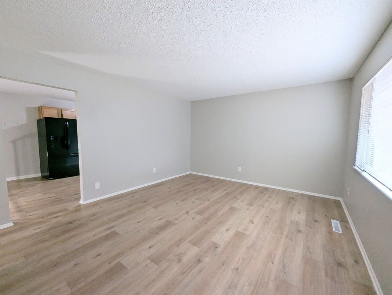 2511 Launcelot Ct - Photo 4 of 26