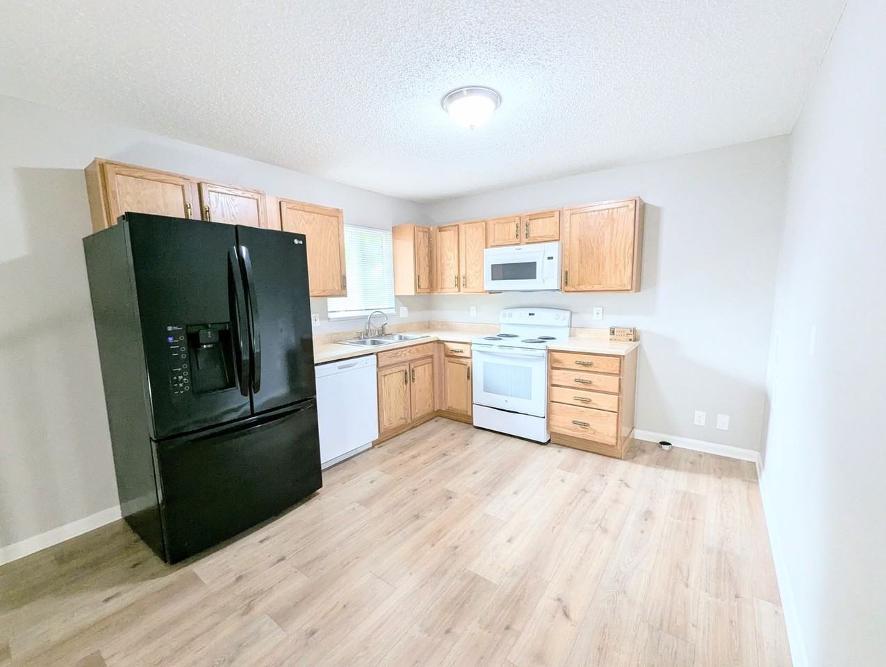 2511 Launcelot Ct - Photo 7 of 26