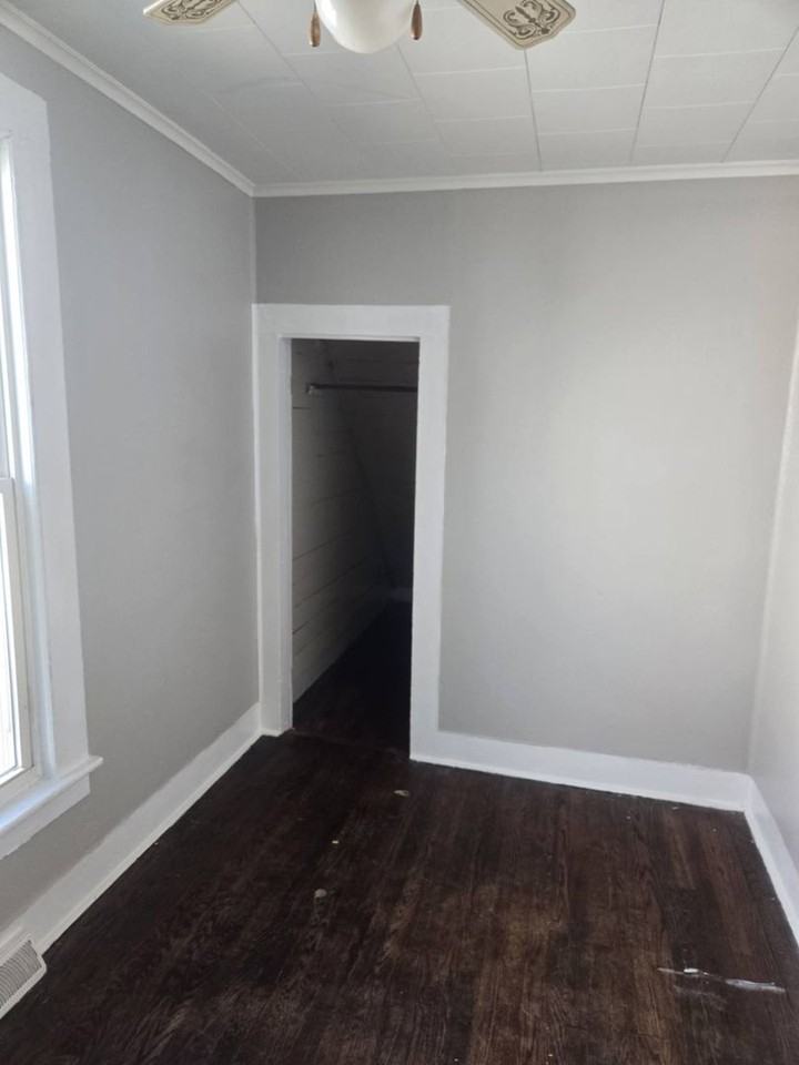 205 Helen St - Photo 3 of 9