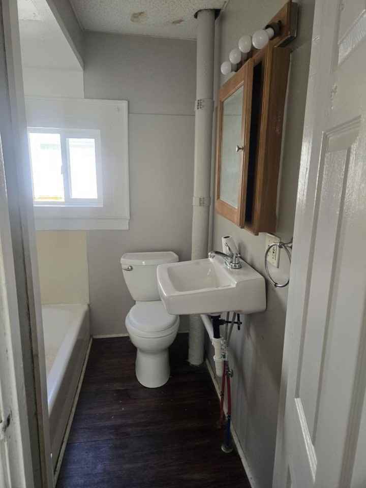 205 Helen St - Photo 6 of 9
