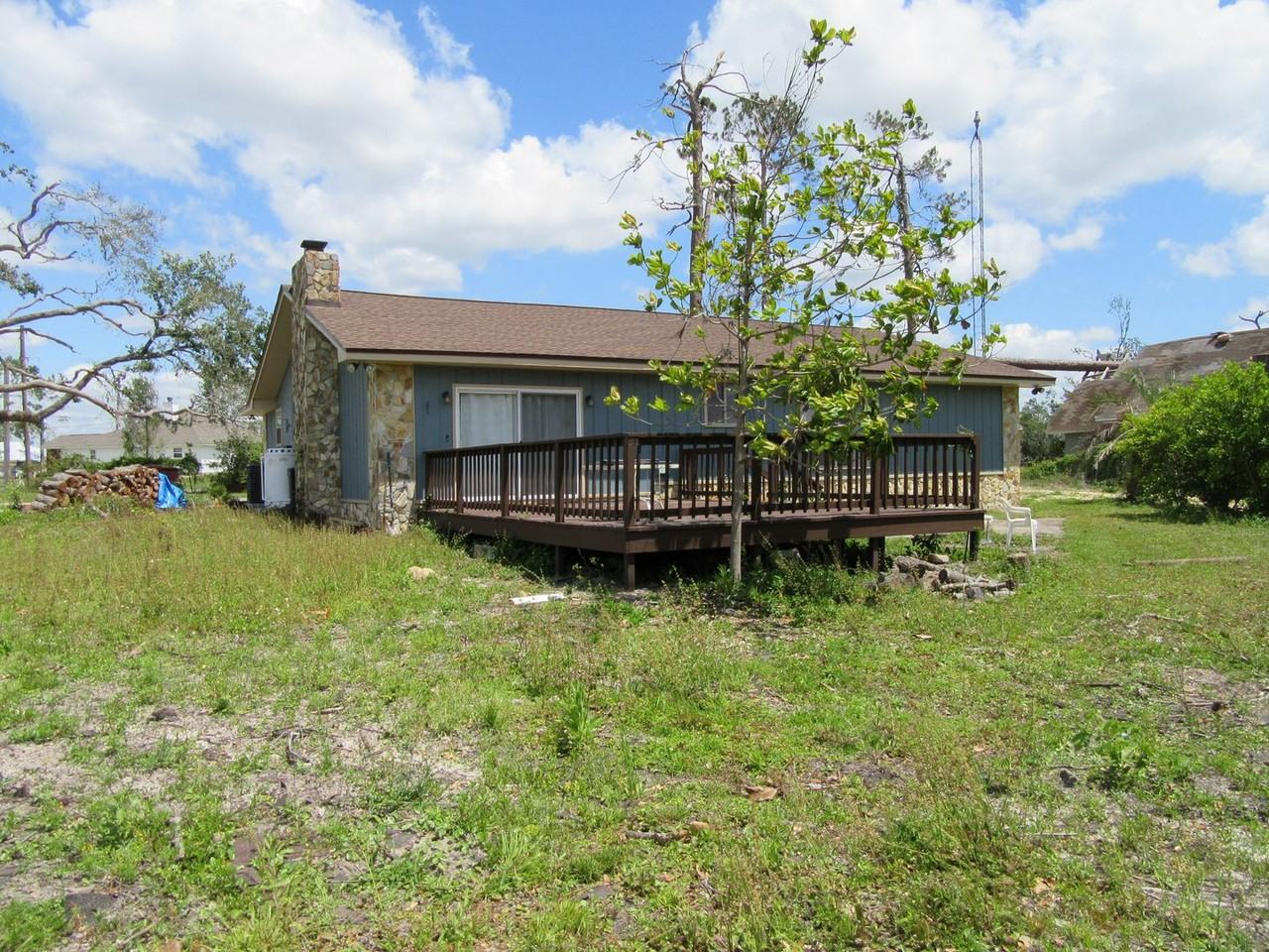 8629 Deerpoint Dr - Photo 3 of 32