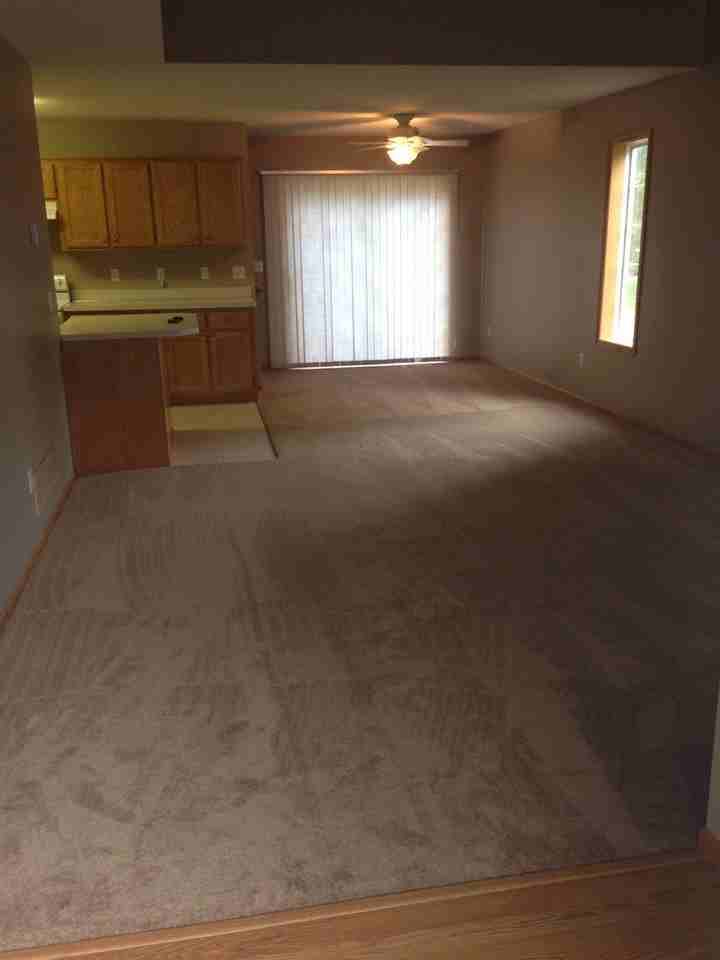 322 Creekside Dr - Photo 2 of 8