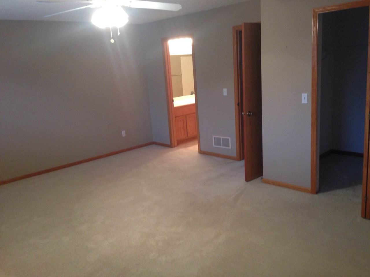 322 Creekside Dr - Photo 5 of 8