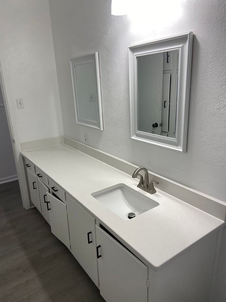 1310 N Garfield Ave - Photo 6 of 12