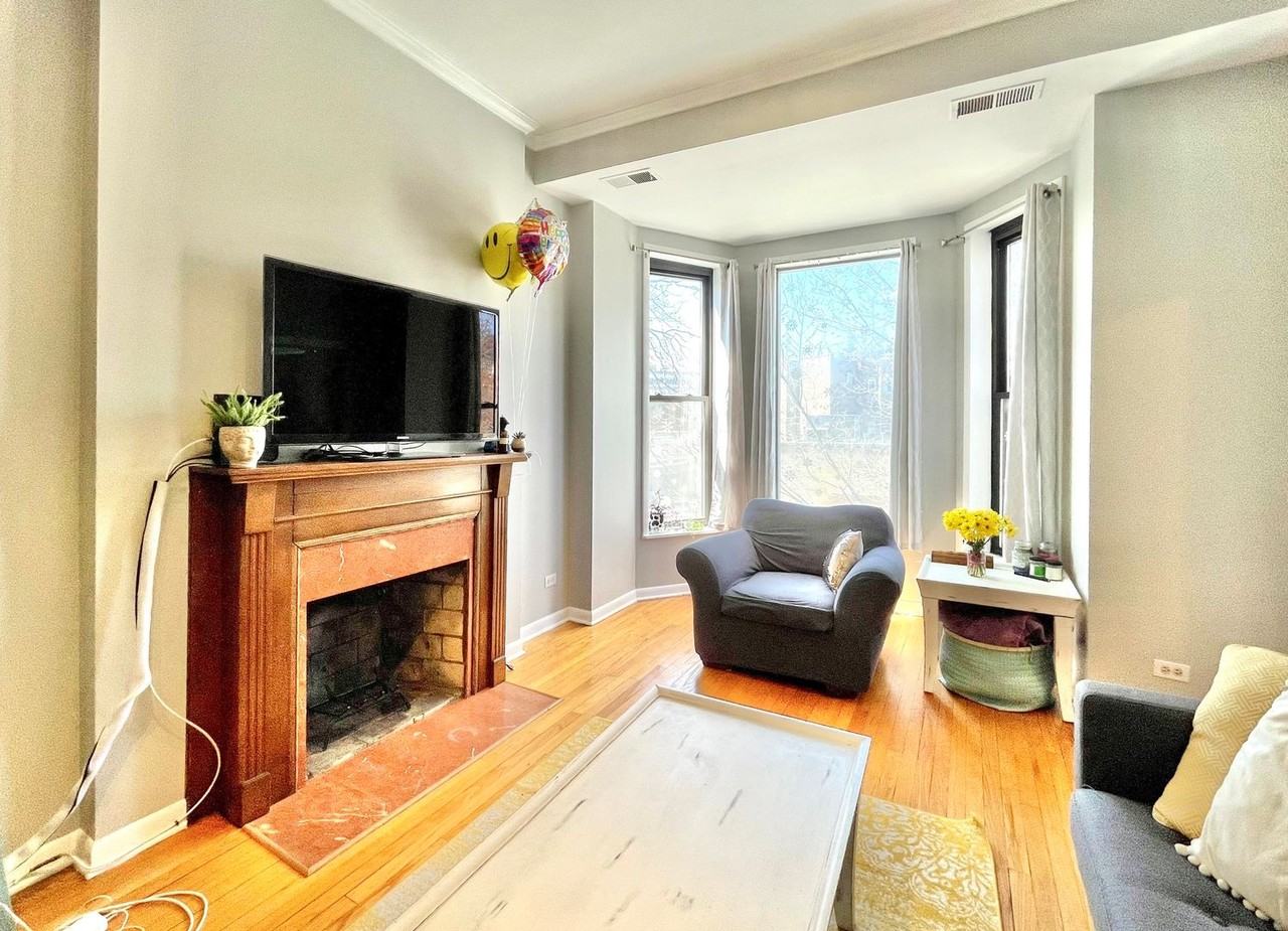 2151 N Southport Ave - Photo 4 of 15