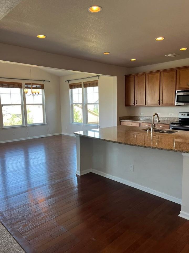 5069 S Ukraine St - Photo 2 of 19