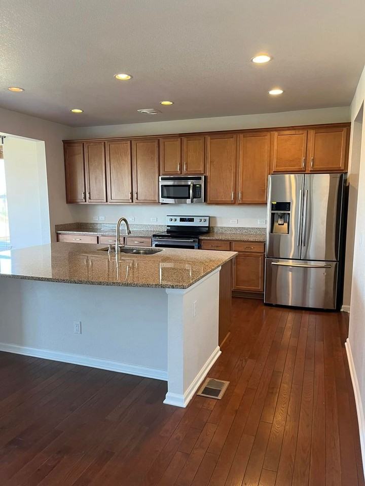 5069 S Ukraine St - Photo 3 of 19