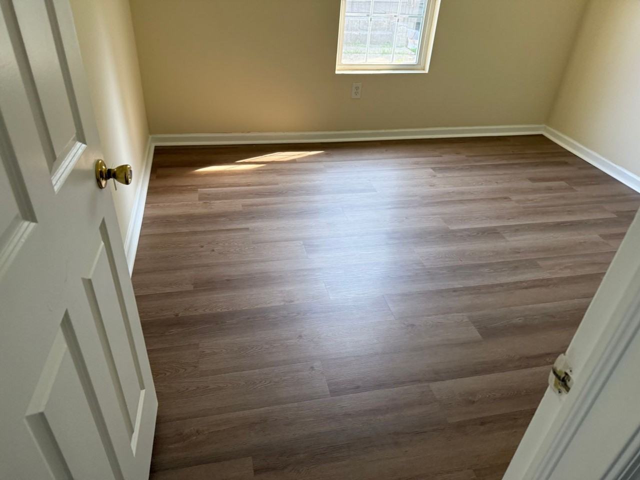 1023 Butlers Ln - Photo 6 of 17
