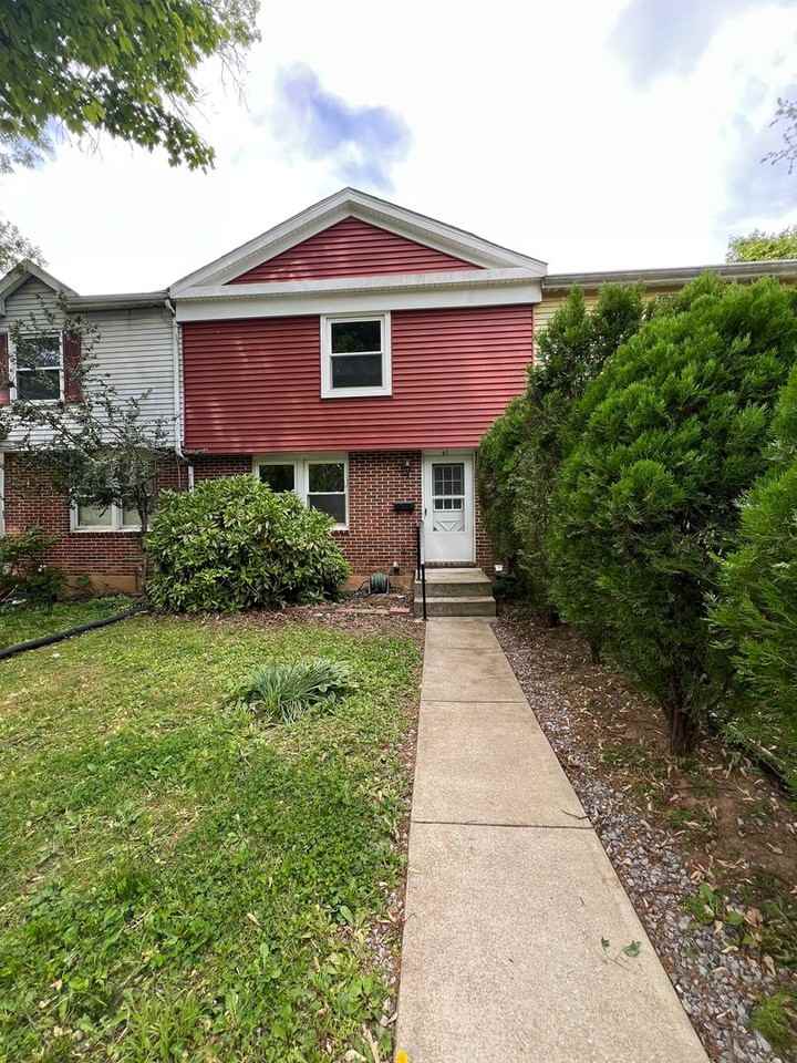 40 Bon Oak Ct