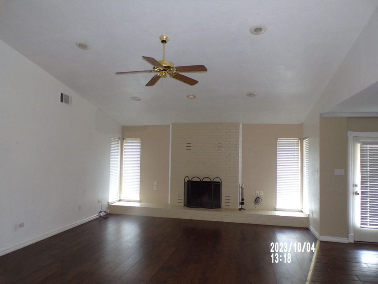 2408 Nw Redwood Ln - Photo 3 of 18