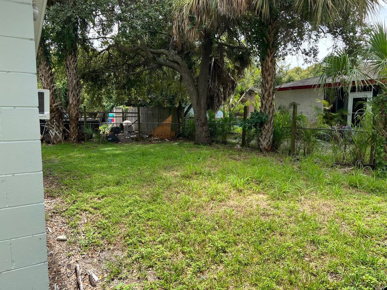 2821 Pershing Ave - Photo 6 of 18