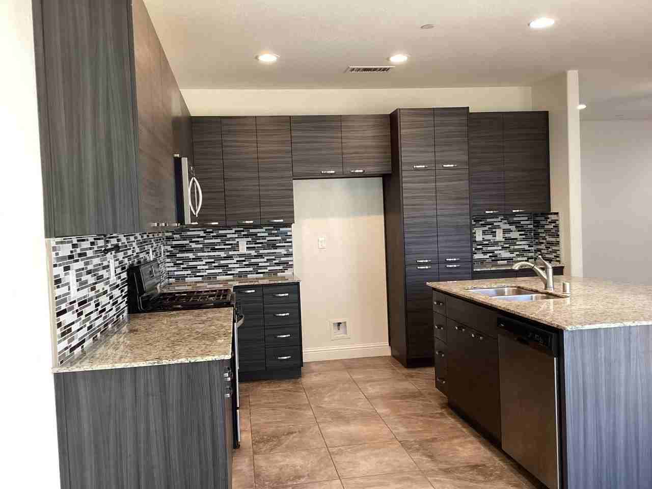 814 S Bliss Ave - Photo 6 of 17
