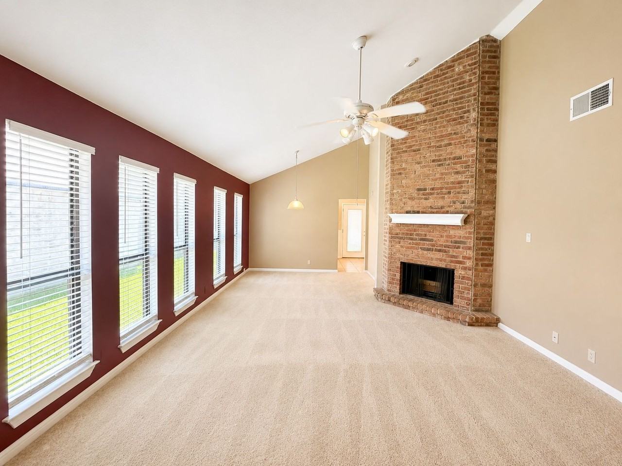 5726 Spring Sunshine - Photo 3 of 19