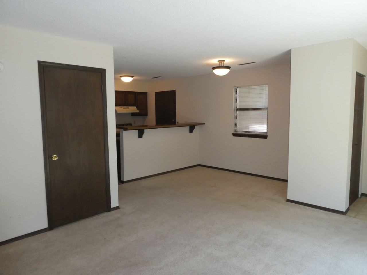 4608 W Knox Dr - Photo 4 of 18