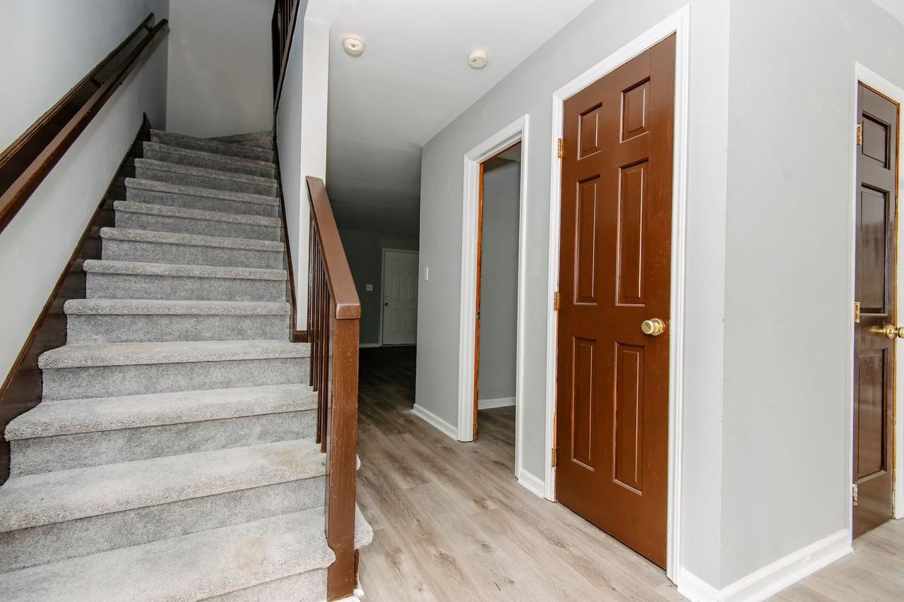 5628 Thea Ln - Photo 2 of 15