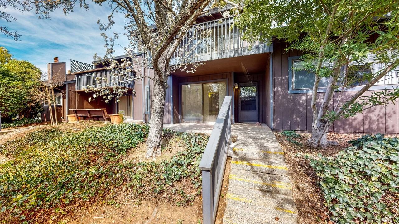 372 Los Alamos Rd - Photo 2 of 50
