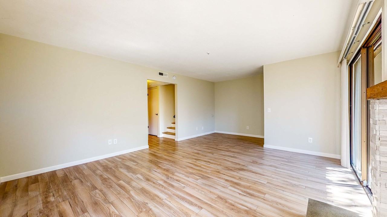 372 Los Alamos Rd - Photo 5 of 50