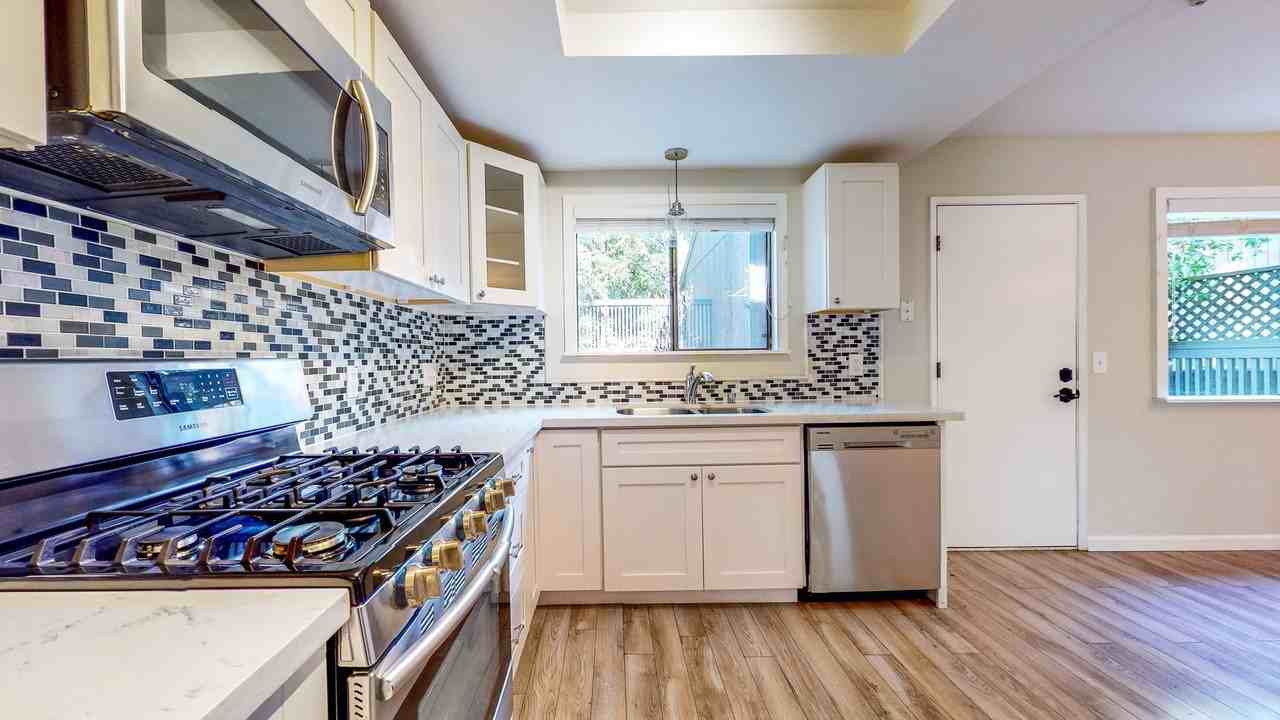 372 Los Alamos Rd - Photo 7 of 50