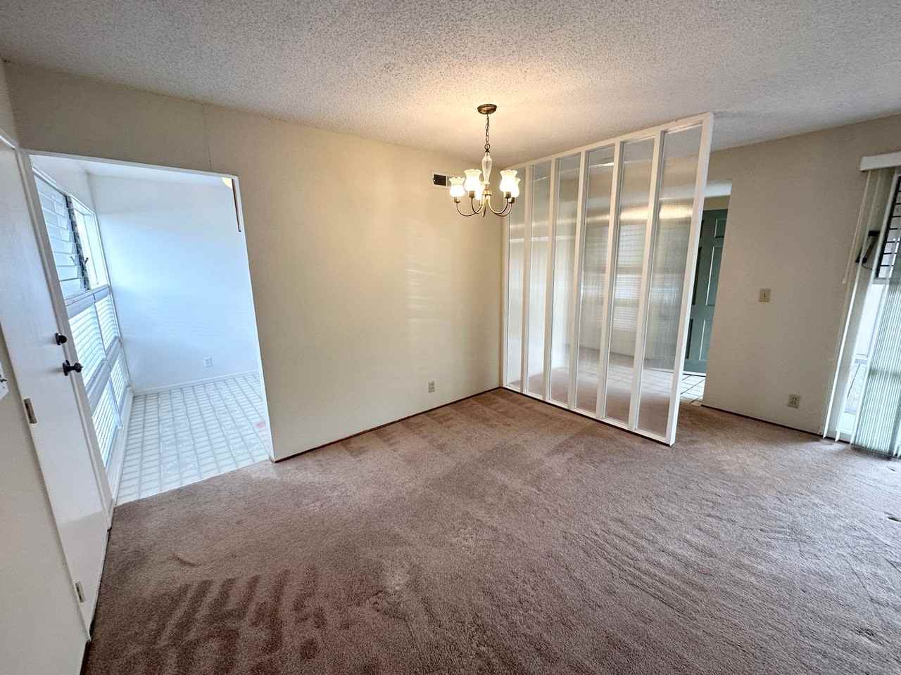 10386 Plum Tree Ln - Photo 3 of 12