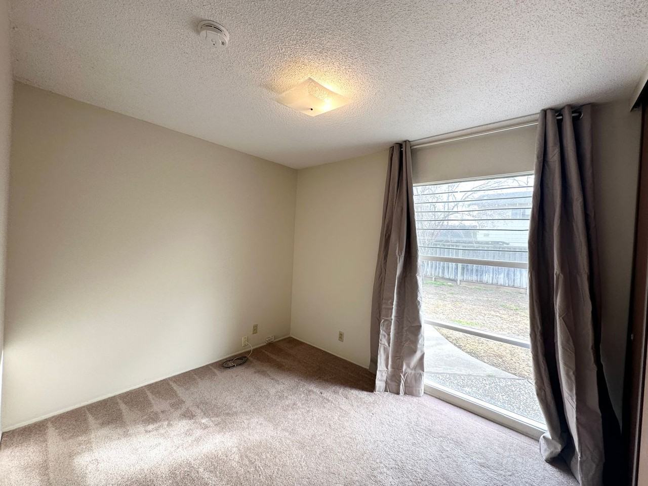 10386 Plum Tree Ln - Photo 7 of 12