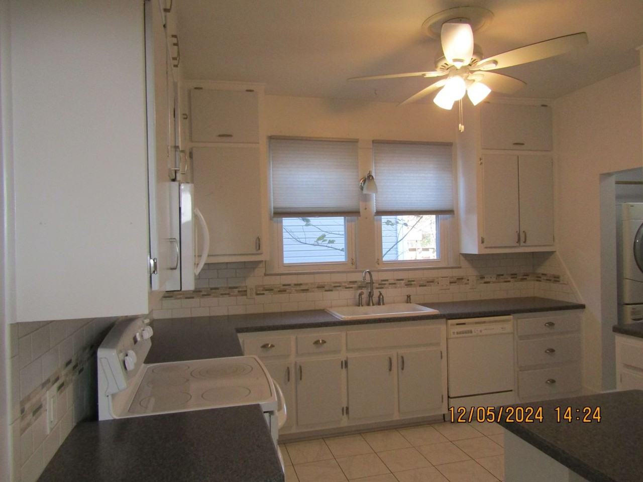 4410 Newport Ave - Photo 3 of 27