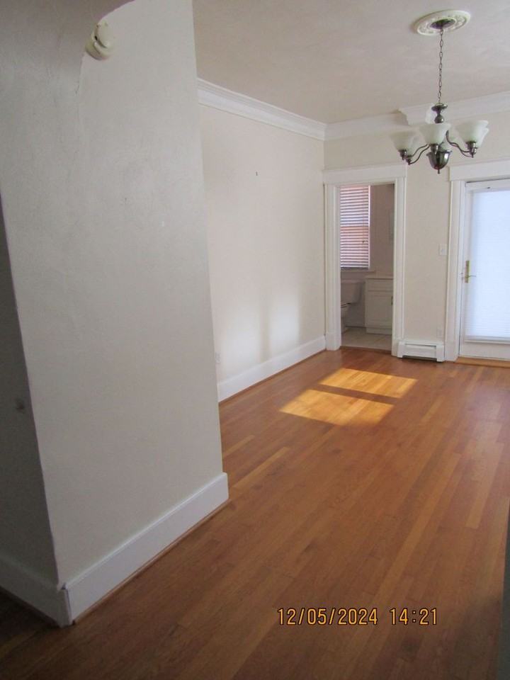 4410 Newport Ave - Photo 5 of 27